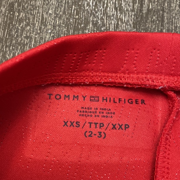 Girls pants from Tommy Hilfiger super cute has stretch to them through out - Picture 4 of 7